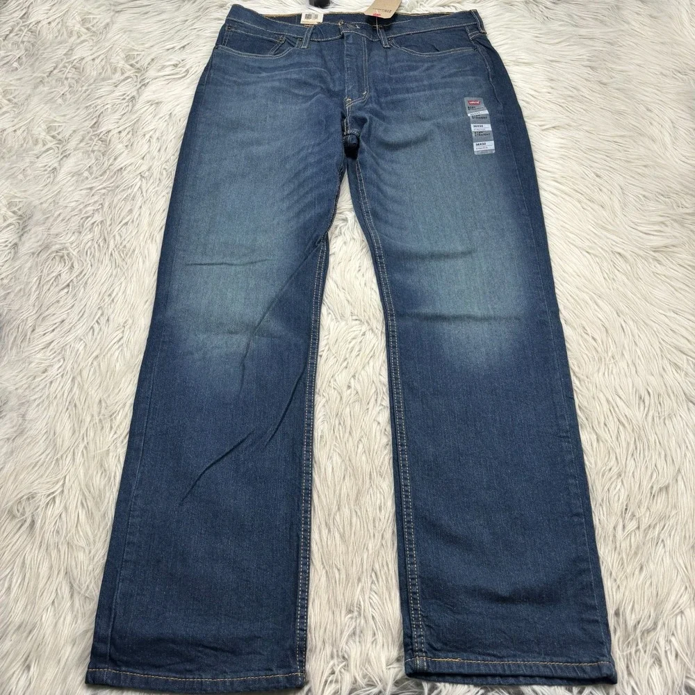 NWT Levi's Men's 35 x 32 Medium Wash 514 Straight Leg‎ Jeans Classic